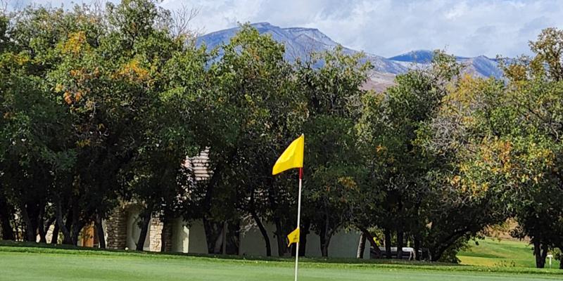  Visit  Grandote Peaks Golf and Country Club's Website