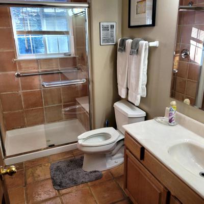 Bathroom at Cucharas River Bed and Breakfast